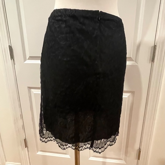 Kenneth Cole black lace mini skirt with hidden elastic waist side zip M - Picture 2 of 3